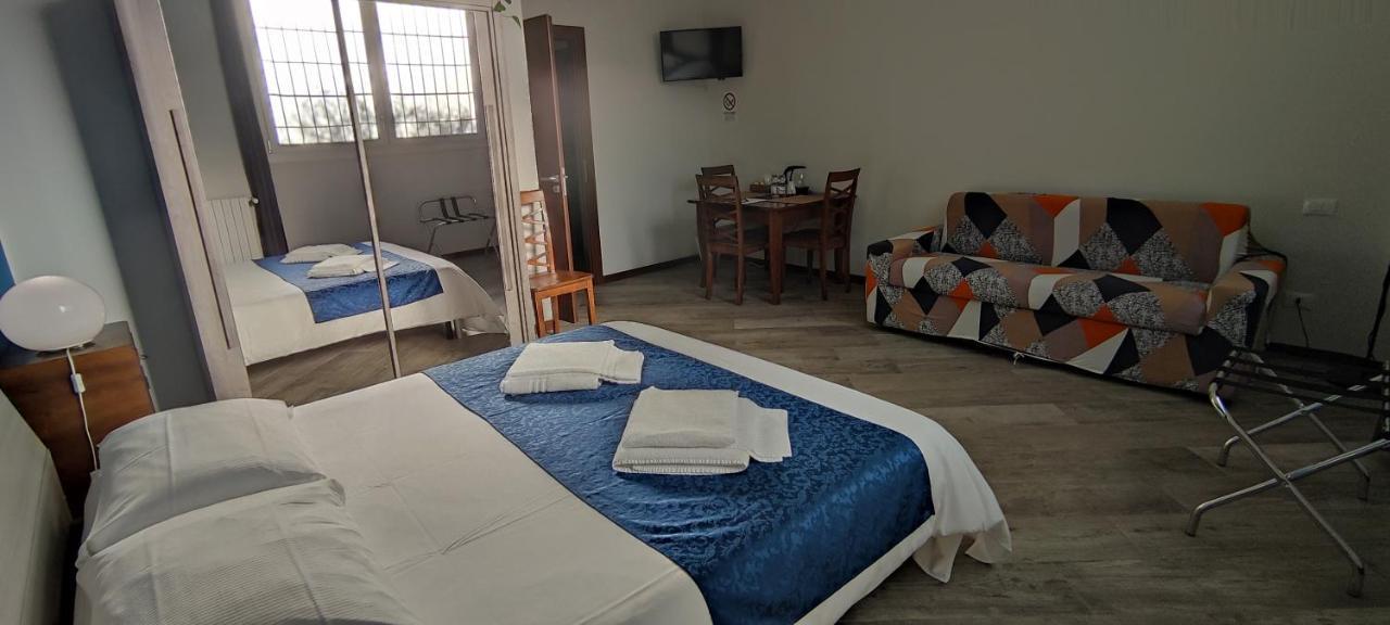 Sansirofiera Rooms Milano Eksteriør bilde